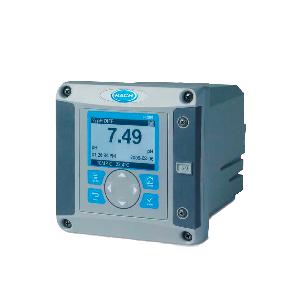 Controlador universal SC200: 24 V CC con una entrada de sensor de flujo analógico